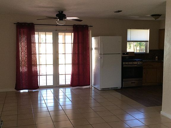 3rd image of 5528 Park Cir W