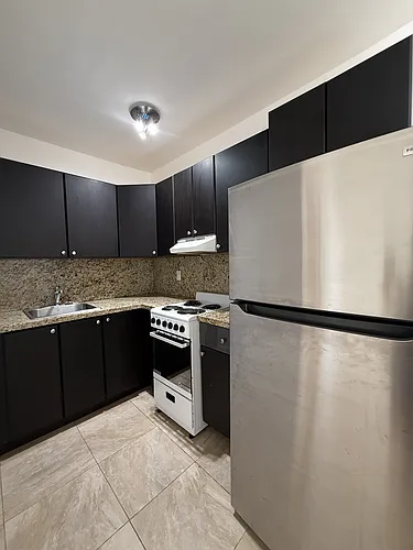 335 Georgia St #7 Photo 1