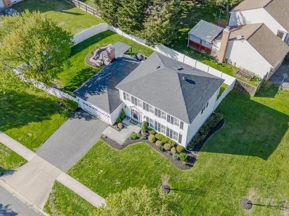 12637 Falconbridge Dr, Gaithersburg, MD 20878