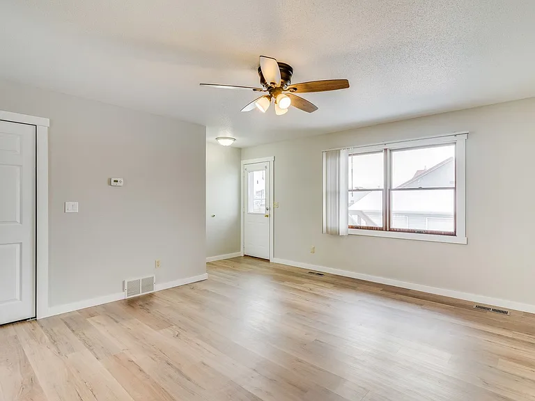 1315-1323 Branding Iron Rd — Photo 4