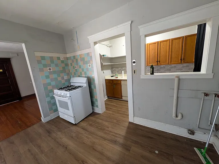 24 Hallock Ave #3 — Photo 5