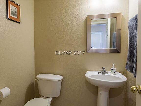 5th image of 680 Columbia Pike Ave