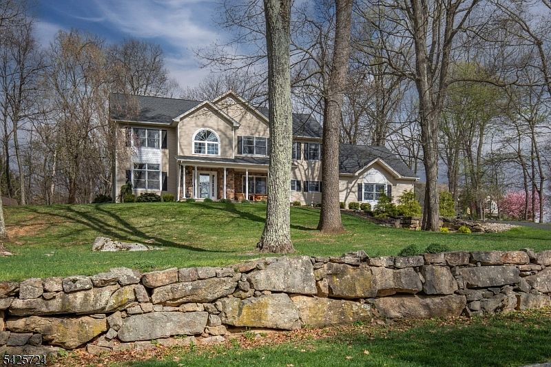 1st image of 7 Rice Ln