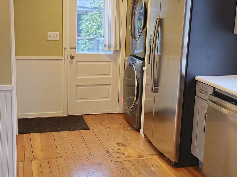 1909 Franklin St SE — Photo 7