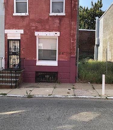2nd image of 1402 N Hollywood St