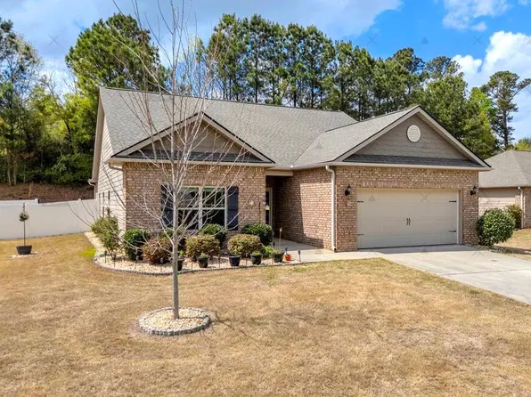 825 Hidden Hollow Cir, Commerce, GA 30529