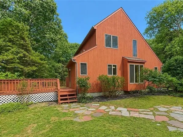 56 Lakeside Dr, Charlestown, RI 02813