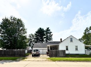 1602 Pierce Ave, Rockford, IL 61103