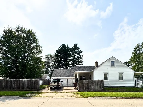 1602 Pierce Ave, Rockford, IL 61103