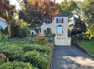 146 Quaker Ridge Rd, Manhasset, NY 11030