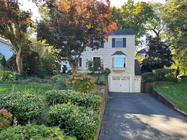 146 Quaker Ridge Road, Manhasset, NY 11030