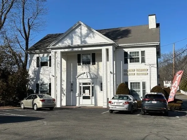 437 High St, Dedham, MA 02026