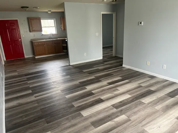 736 E Main St #736, Richland, MO 65556