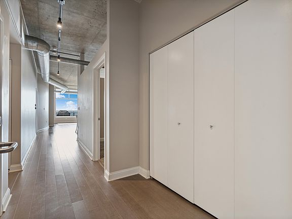 3rd image of 1305 S Michigan Ave APT 2002
