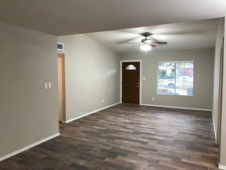 5222 E Nisbet Rd — Photo 3
