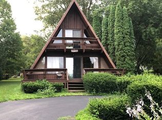 569 Baintree Rd, Davis, IL 61019