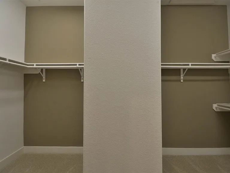 5911 Vineyard Creek Ln — Photo 33