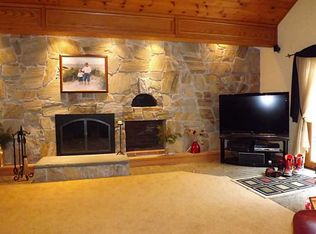 401 Town Farm Rd, Coventry, RI 02816