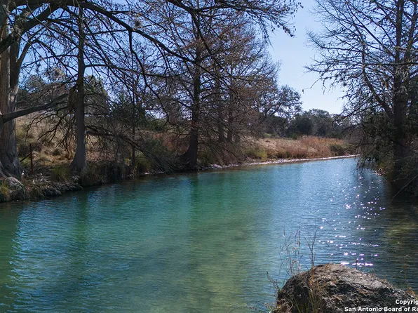 124 ROCKY CREEK RD, Medina, TX 78055