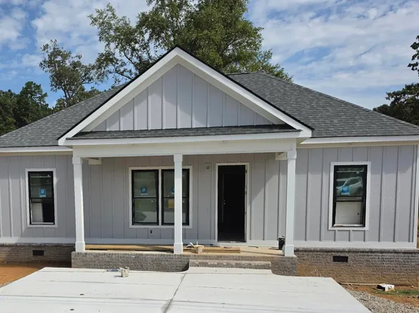 288 Thomas Rd, Fort Oglethorpe, GA 30742