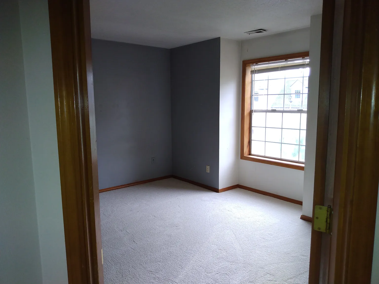 3 bed, 2.5 bath, 2094 sqft, $2,600 — Photo 3