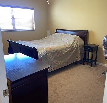 5th image of 604 NE 2nd St APT 430