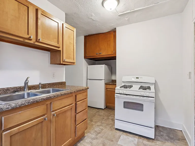 1712 Grand Ave — Photo 8