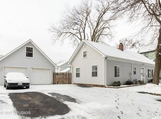 755 Dixon Ave, Elgin, IL 60120