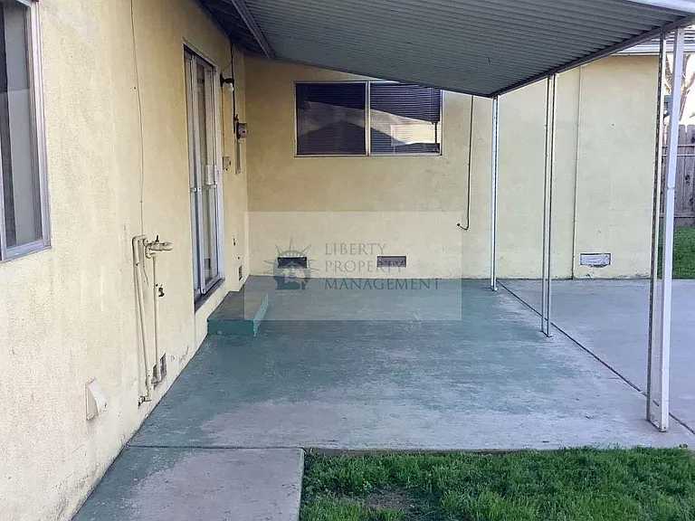 505 Custer Ct — Photo 10