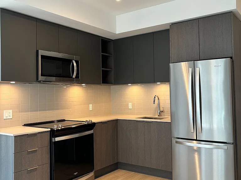 50 Dunfield Ave #917 — Photo 3