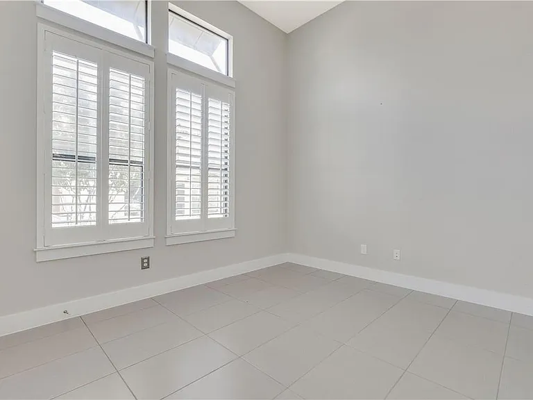 309 W Jeffrey David Ln — Photo 17