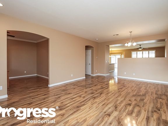 3rd image of 14612 W Merrell St