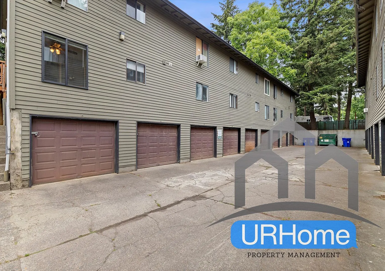 Spacious 2BR Home in SE Portland Pet-Friendly & Move-In Ready! — Photo 4
