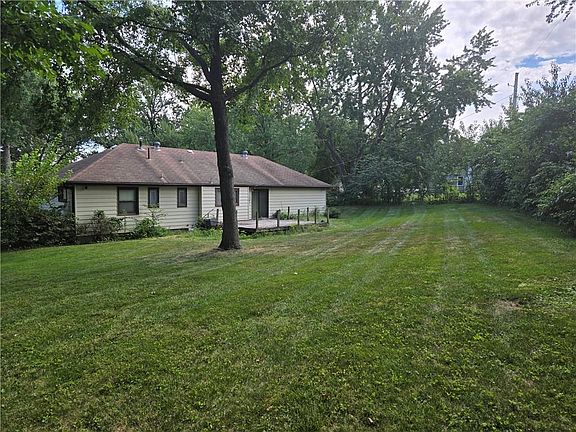 5th image of 9022 Lowell Ave