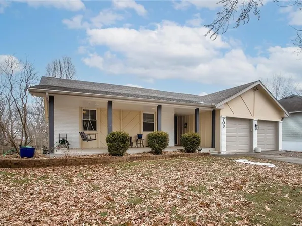 708 NE Thames Dr, Lees Summit, MO 64086