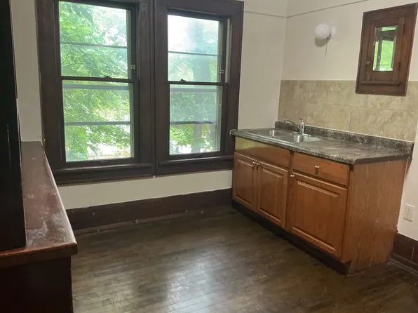 3716-3718 W Roberts St, 3716-3718 W Roberts St, Milwaukee, WI 53208