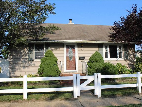 2nd image of 1074 North Broadway