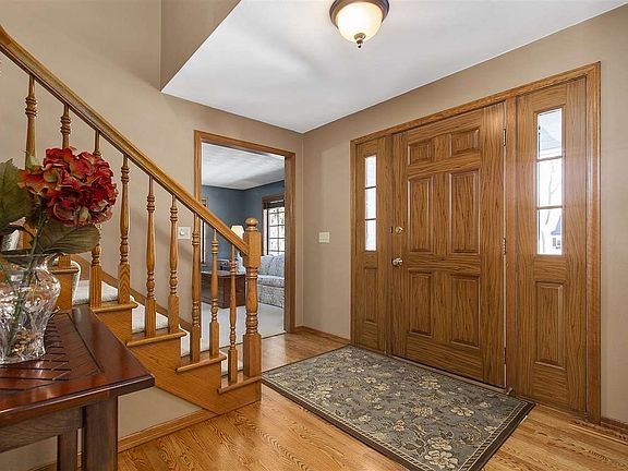 Spacious foyer