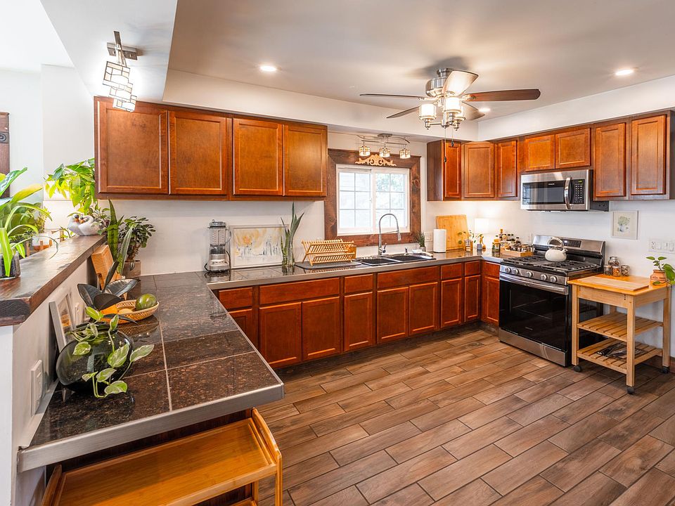 2617 N Holton St 2617, Milwaukee, WI 53212 Zillow