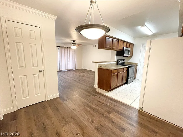 3135 S Mojave Rd #221 — Photo 6