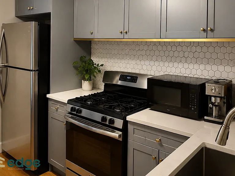 212 Grand St #3L — Photo 2