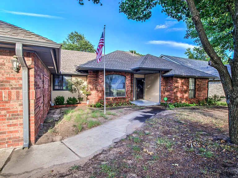 1708 Flamingo Ave — Photo 3