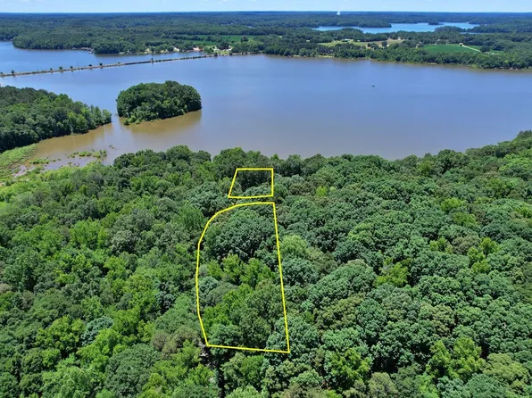 170 Meredith Lake Rd, Townville, SC 29689