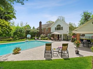 20 Edgecliff Rd, Montclair, NJ 07043