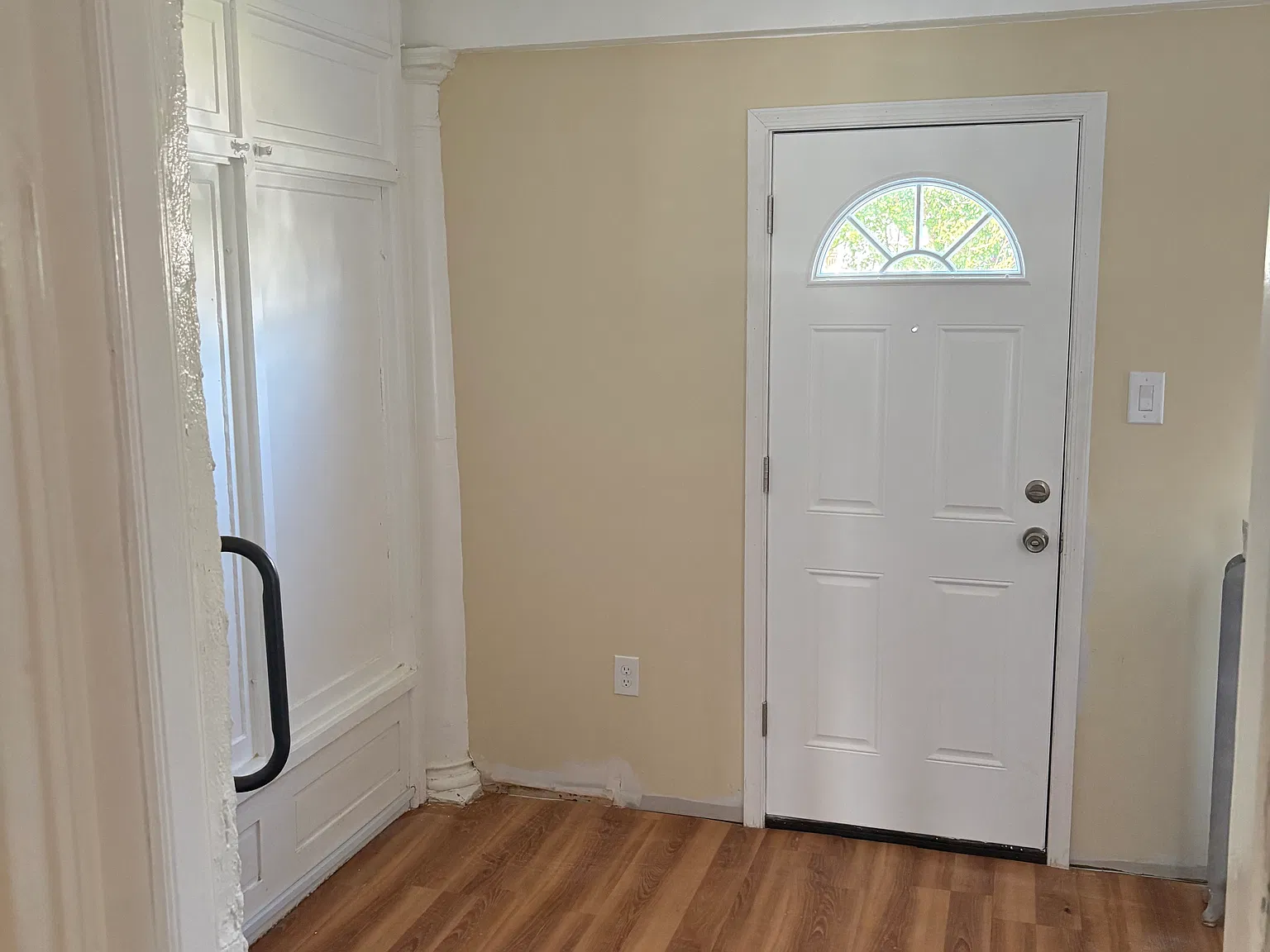 3 bed, 1064 sqft, $1,950 — Photo 2