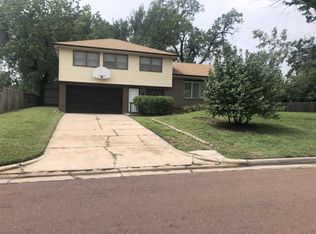 997 N Robin Rd, Wichita, KS 67212