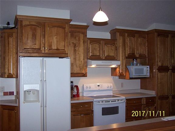 3rd image of 1953 Gloria Dr