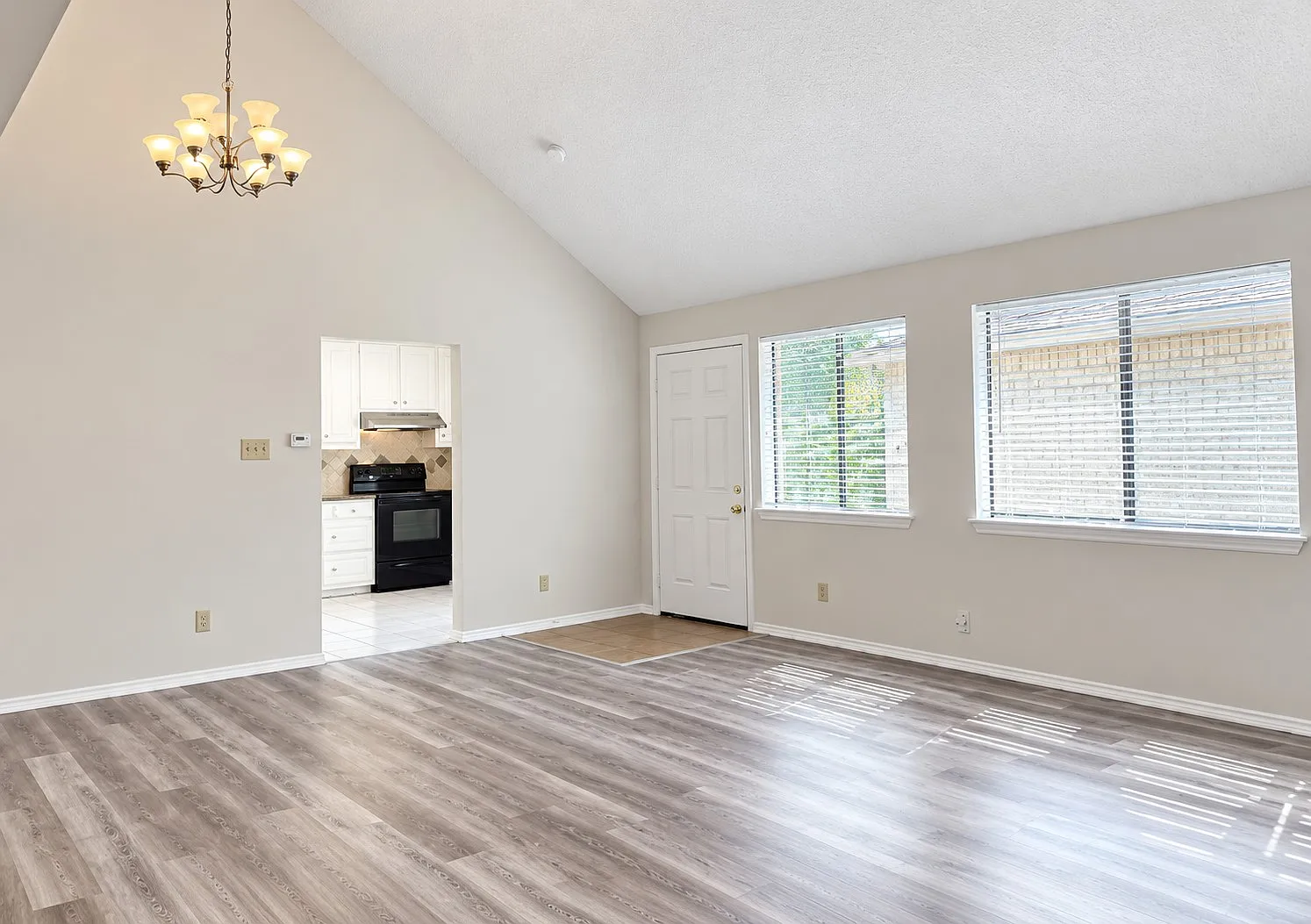 3 bed, 2.5 bath, 1418 sqft, $1,975 — Photo 3