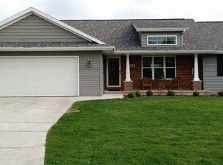 3334 Paula St, Green Bay, WI 54311