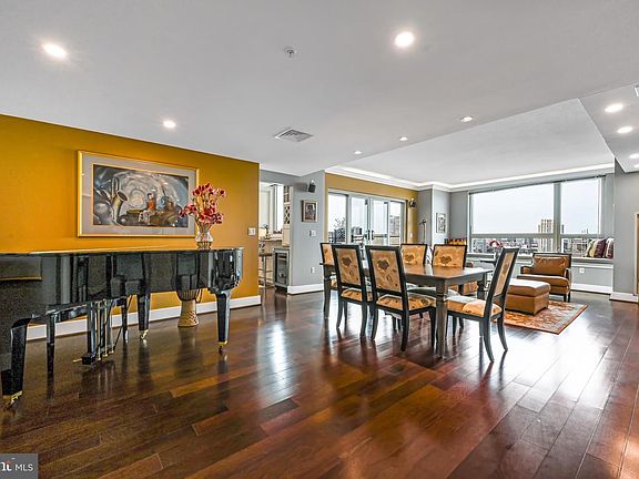 2nd image of 717 S Chris Columbus Blvd #1201
